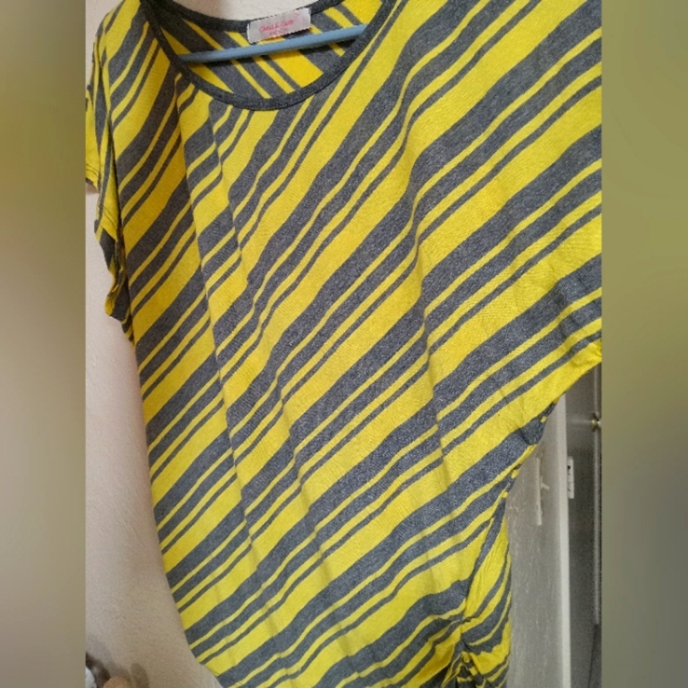 Chris & Carol Yellow and Gray Striped Large Top